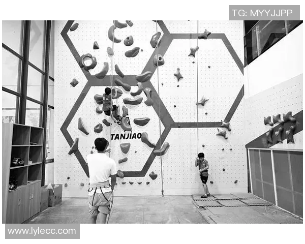 西安攀岩队状态分析与训练成果探讨聚焦攀岩运动发展 西安攀岩队状态分析与训练成果探讨聚焦攀岩运动发展