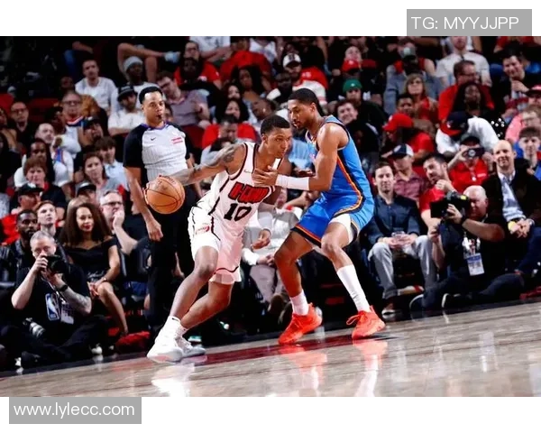 NBA雷霆与火箭激战比分揭晓精彩瞬间回顾与分析 NBA雷霆与火箭激战比分揭晓精彩瞬间回顾与分析