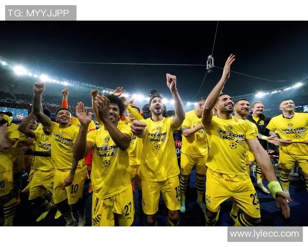 多特蒙德球迷暴力事件引发欧冠禁赛与巨额罚款风波