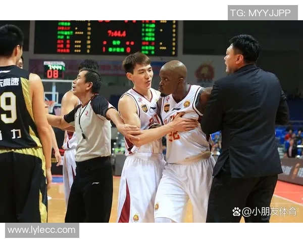 方硕的篮球之路：从青涩少年到CBA明星球员的成长历程与心路历程